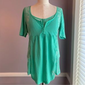 DKNY Jeans petites green burnout short sleeve hi low top hook and eye closure MP